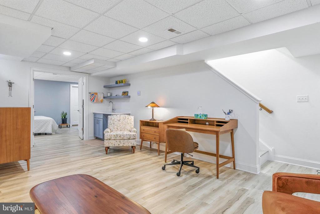 2504 Cedar Ave