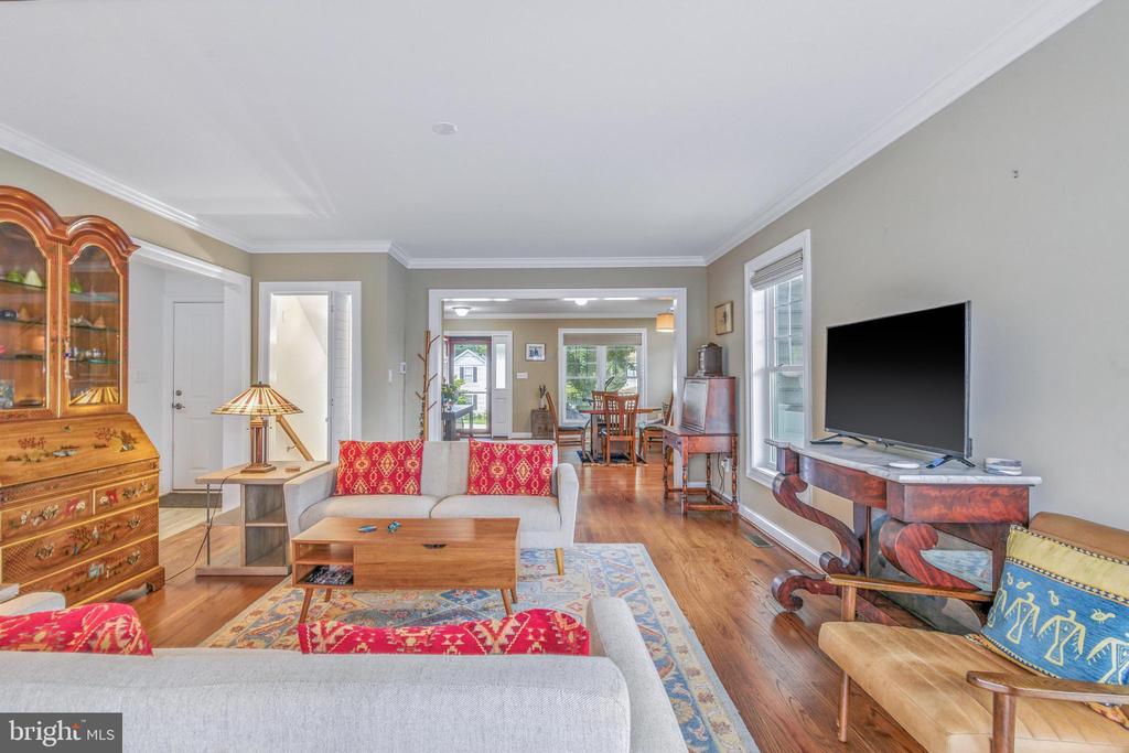 2504 Cedar Ave