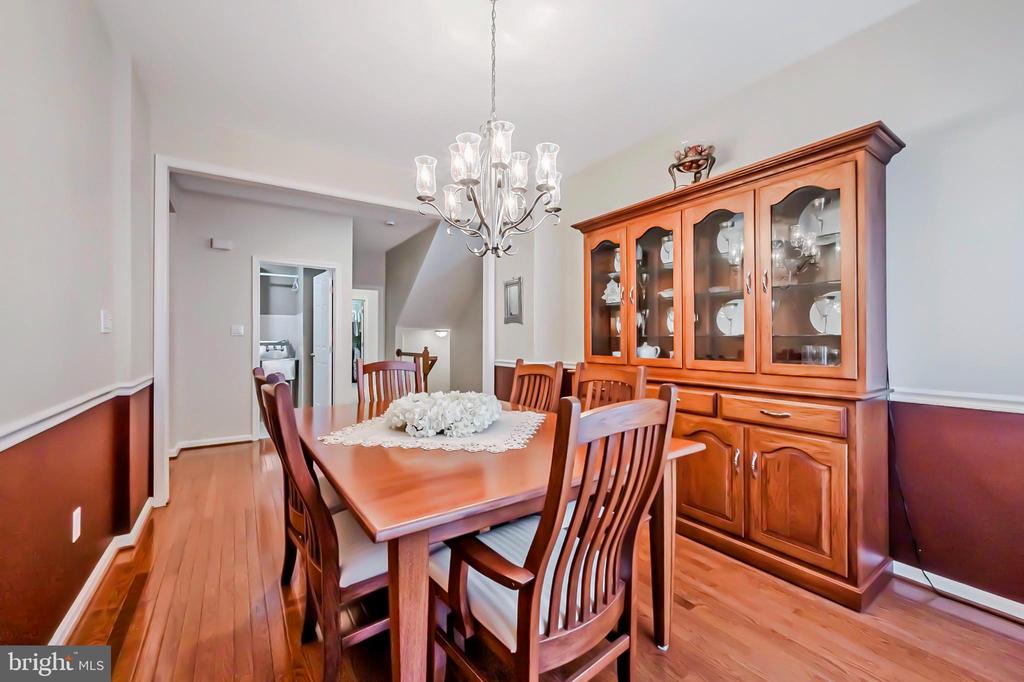 218 Glenshee Dr