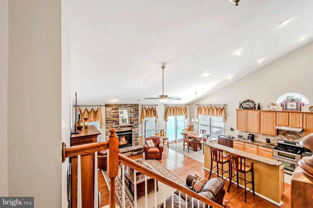 218 Glenshee Dr