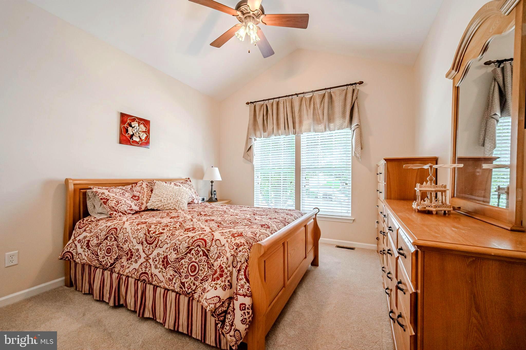 218 Glenshee Dr