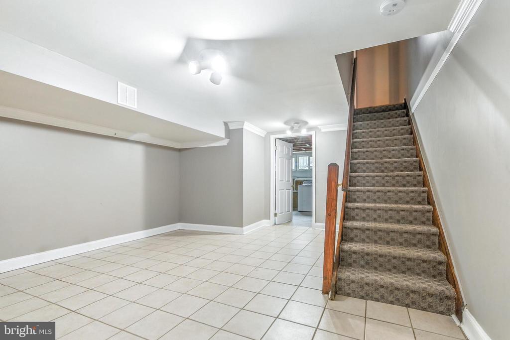 111 GATEWAY DR
