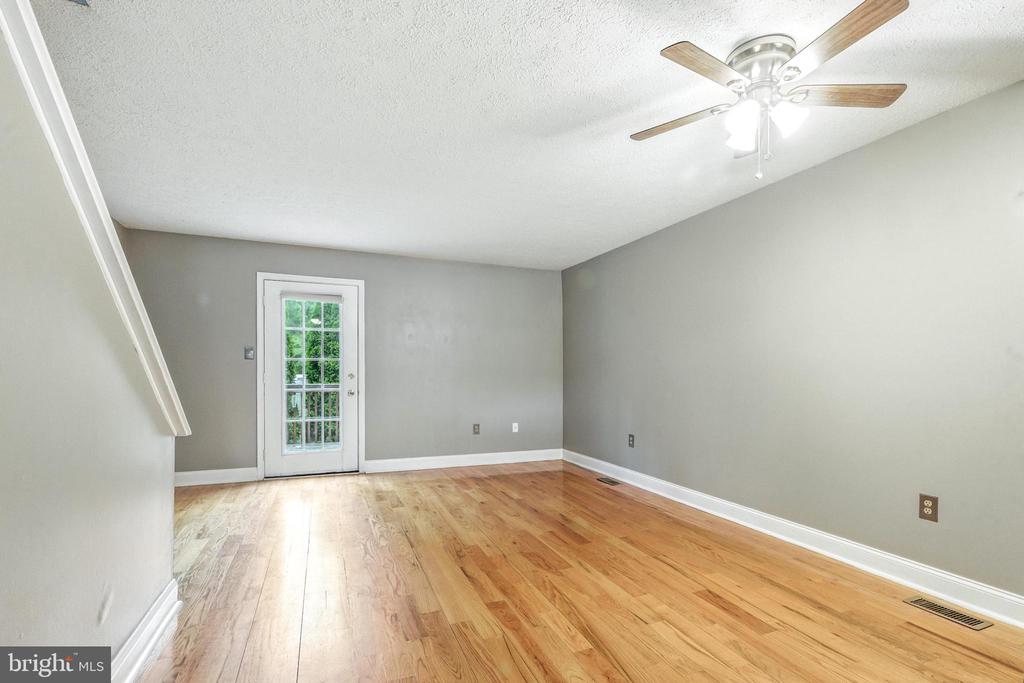 111 GATEWAY DR