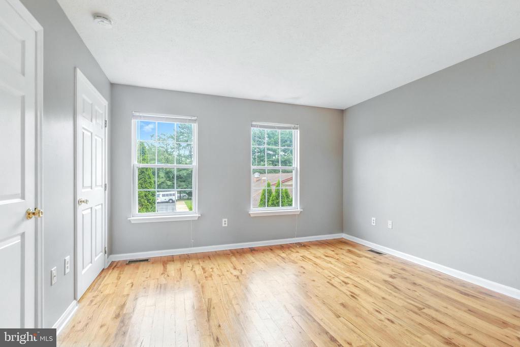 111 GATEWAY DR