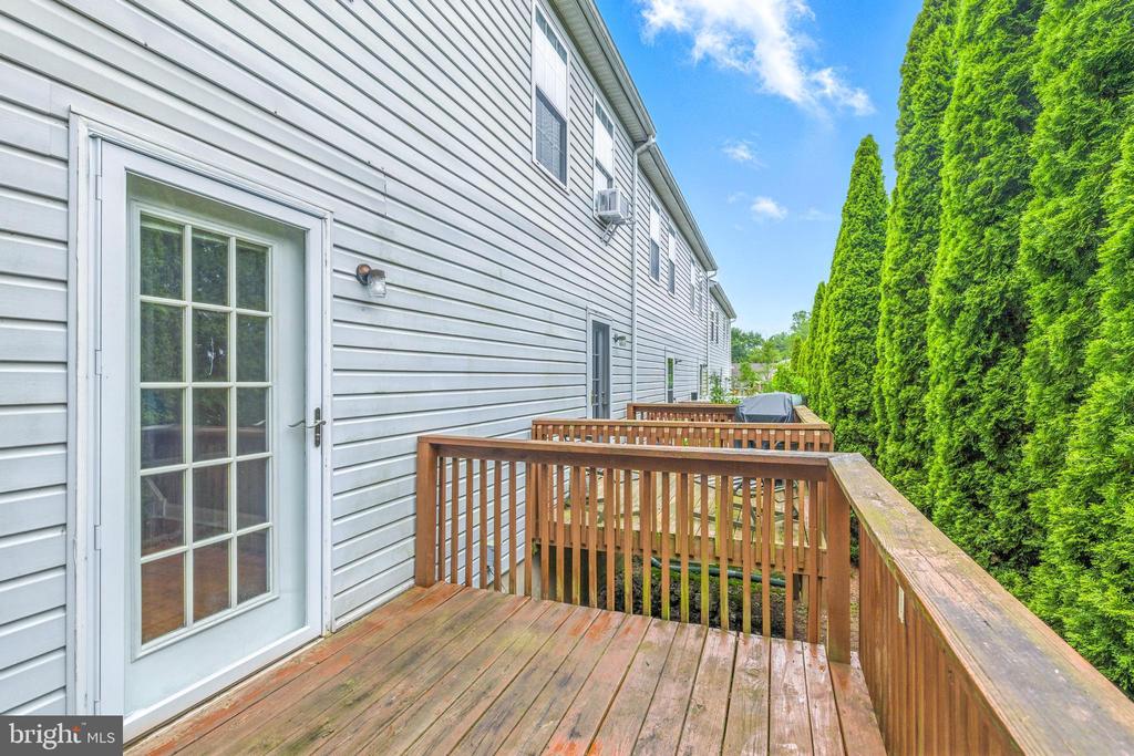 111 GATEWAY DR