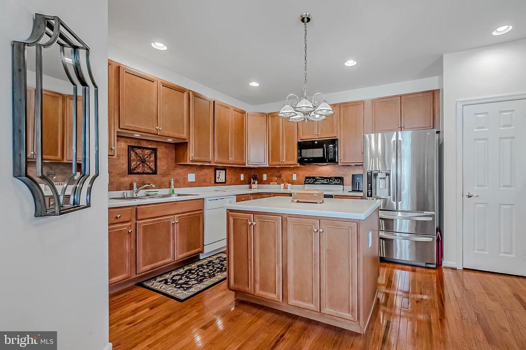 102 Springmill Dr