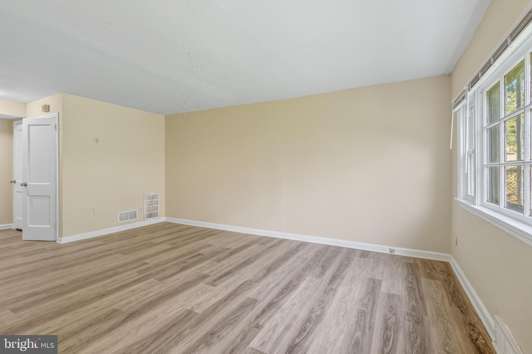 18 S PENNEWELL DRIVE