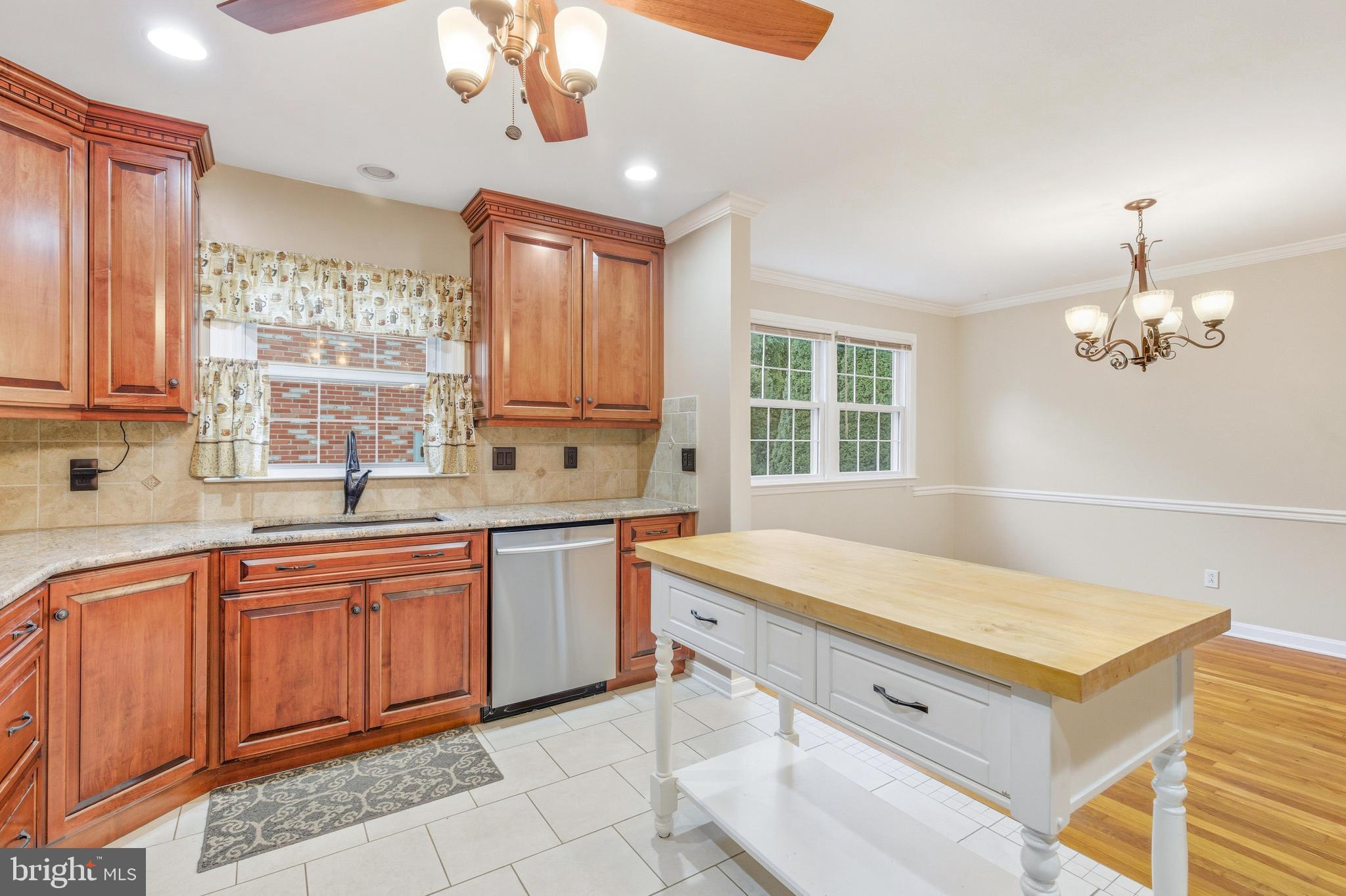 2623 E RIDING DRIVE