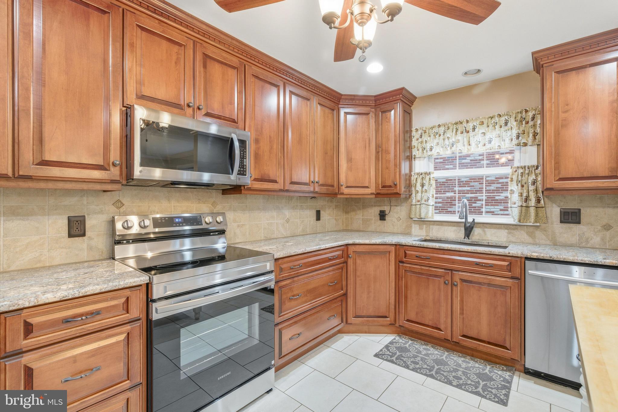 2623 E RIDING DRIVE