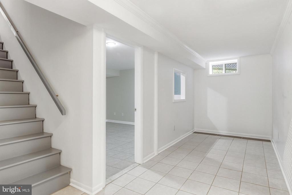 2623 E RIDING DRIVE