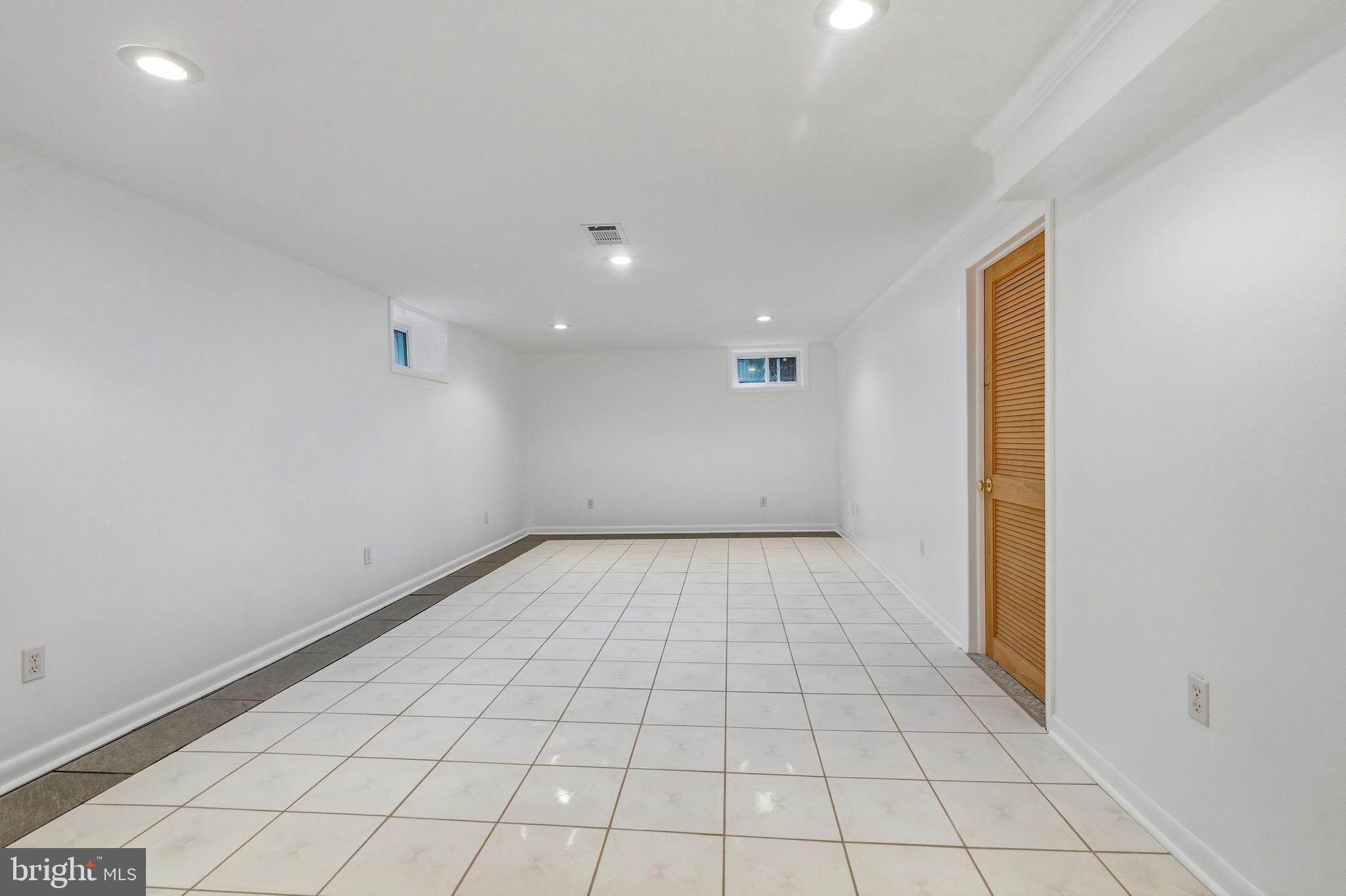 2623 E RIDING DRIVE