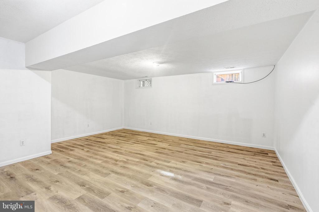 117 W SHETLAND COURT