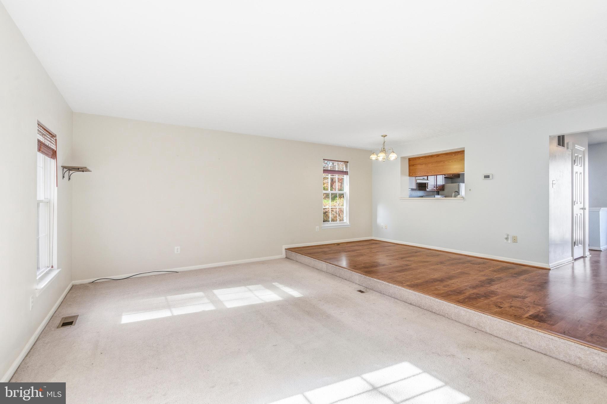 117 W SHETLAND COURT