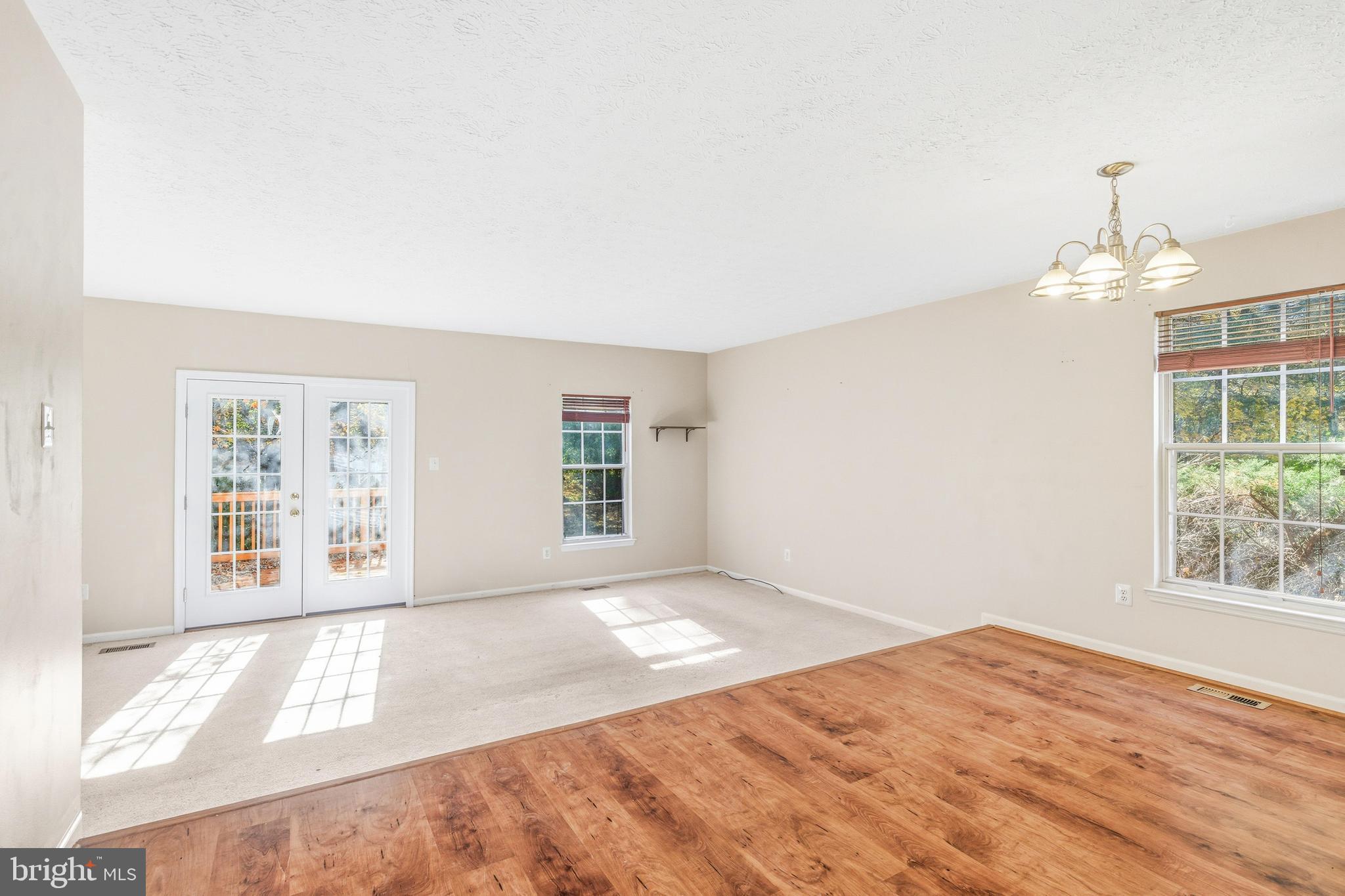 117 W SHETLAND COURT