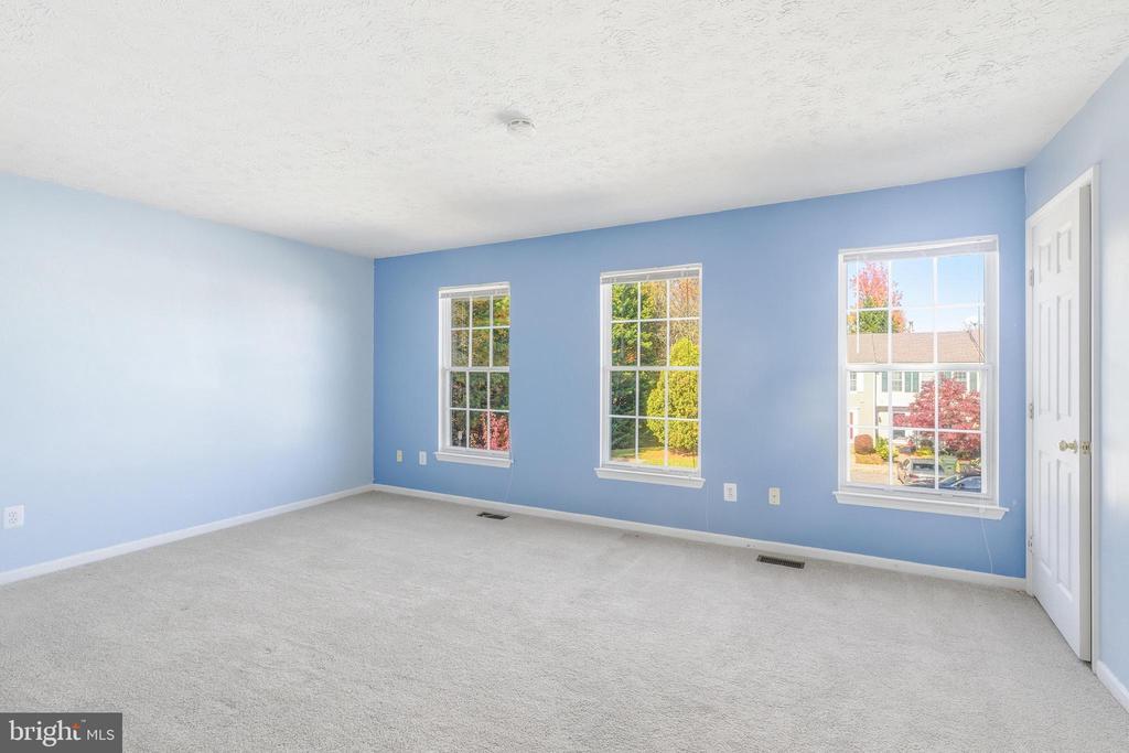 117 W SHETLAND COURT