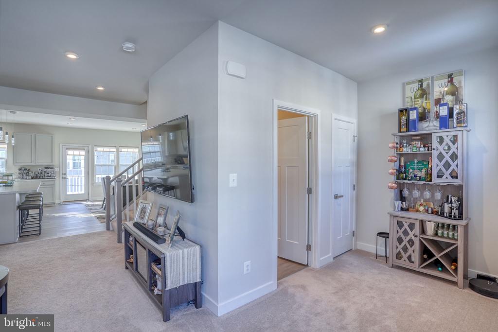 2121 RIVERS DRIVE