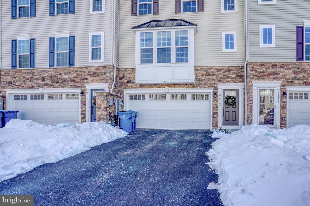 2121 RIVERS DRIVE