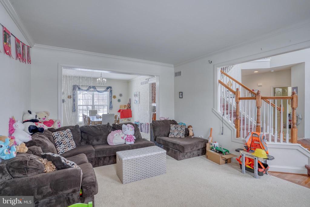 301 E FURROW LANE