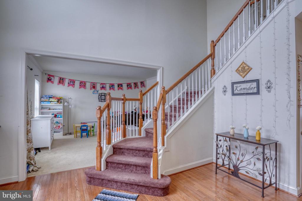 301 E FURROW LANE
