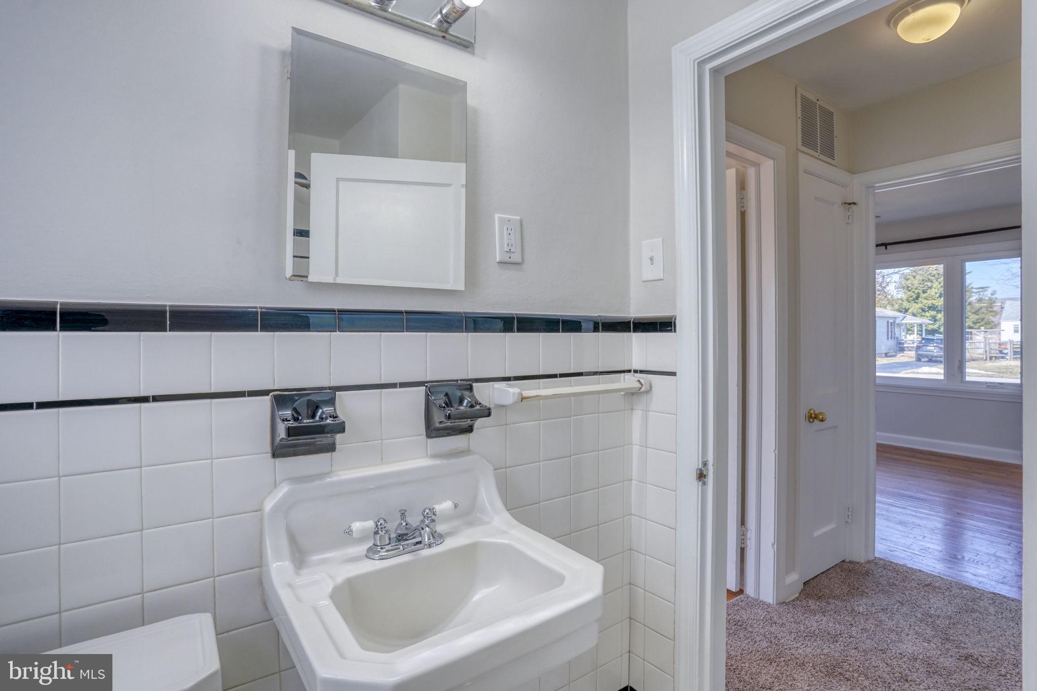 108 E COCHRAN STREET