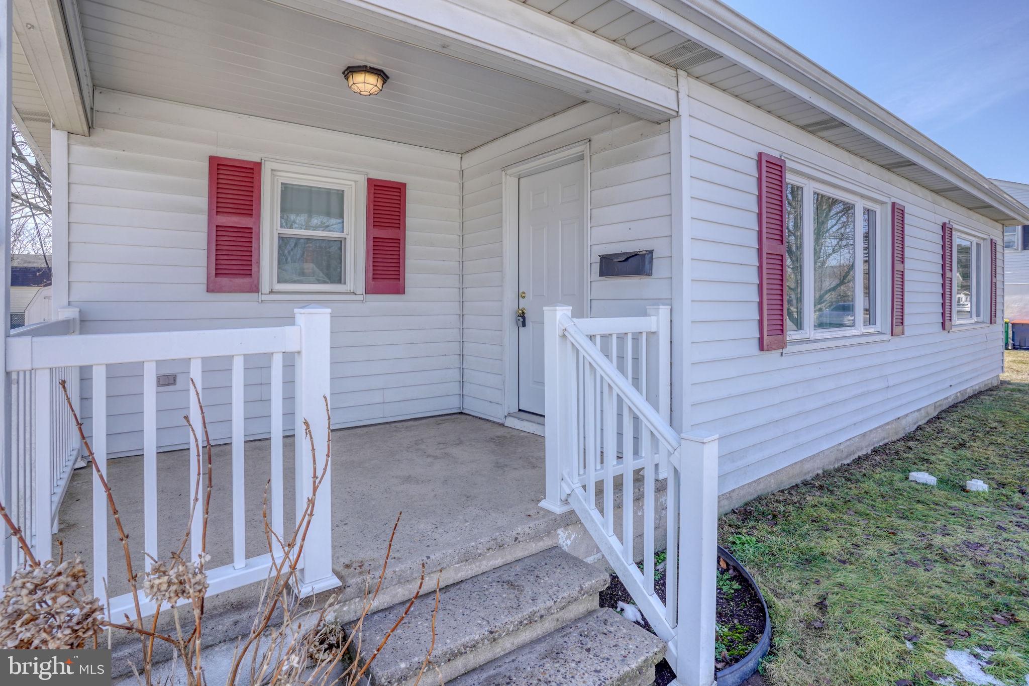 108 E COCHRAN STREET