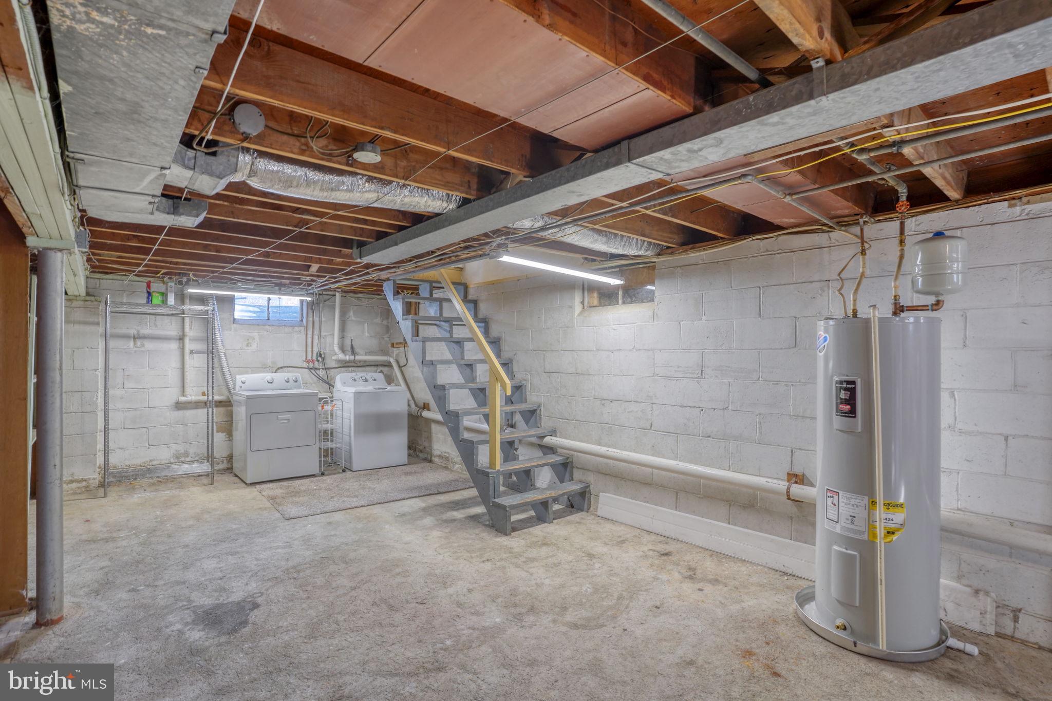 108 E COCHRAN STREET