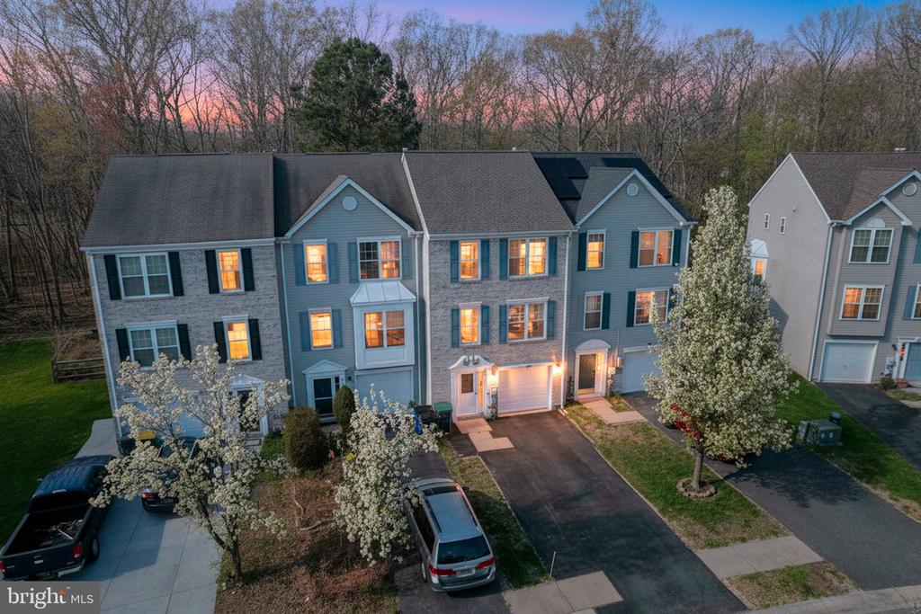 360 N BARRINGTON COURT