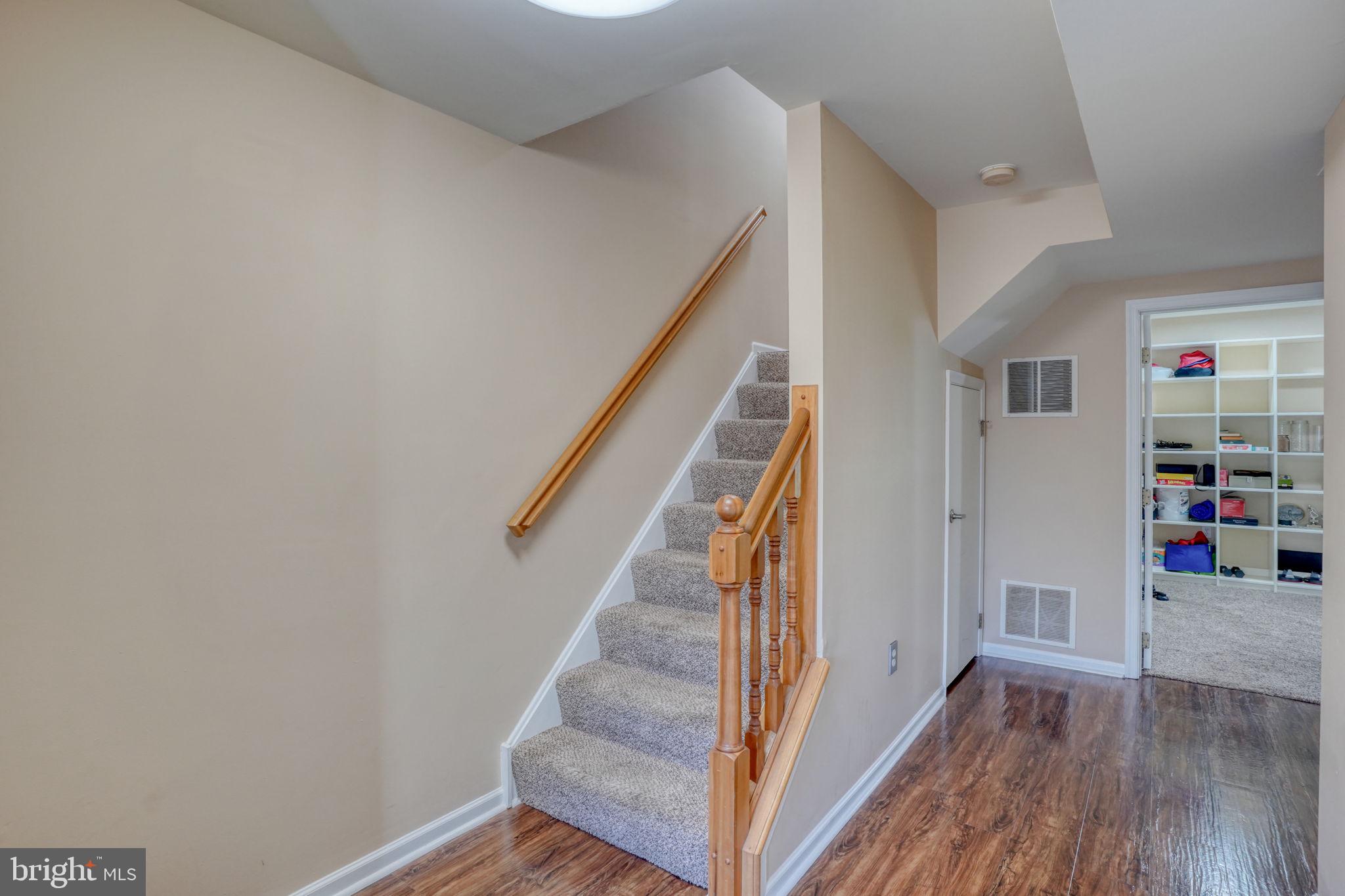 360 N BARRINGTON COURT