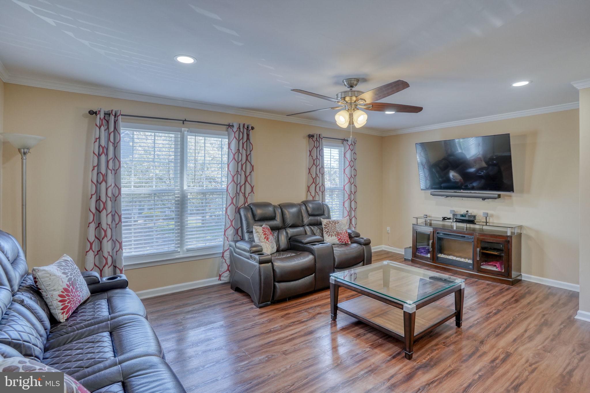 360 N BARRINGTON COURT