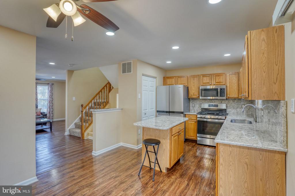360 N BARRINGTON COURT