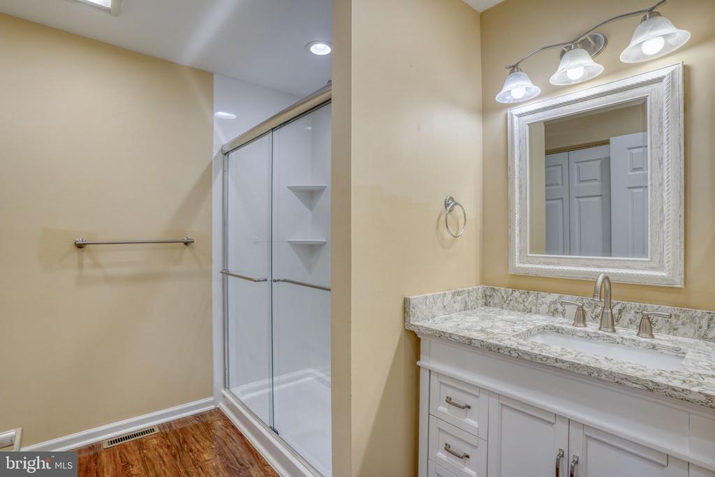 360 N BARRINGTON COURT
