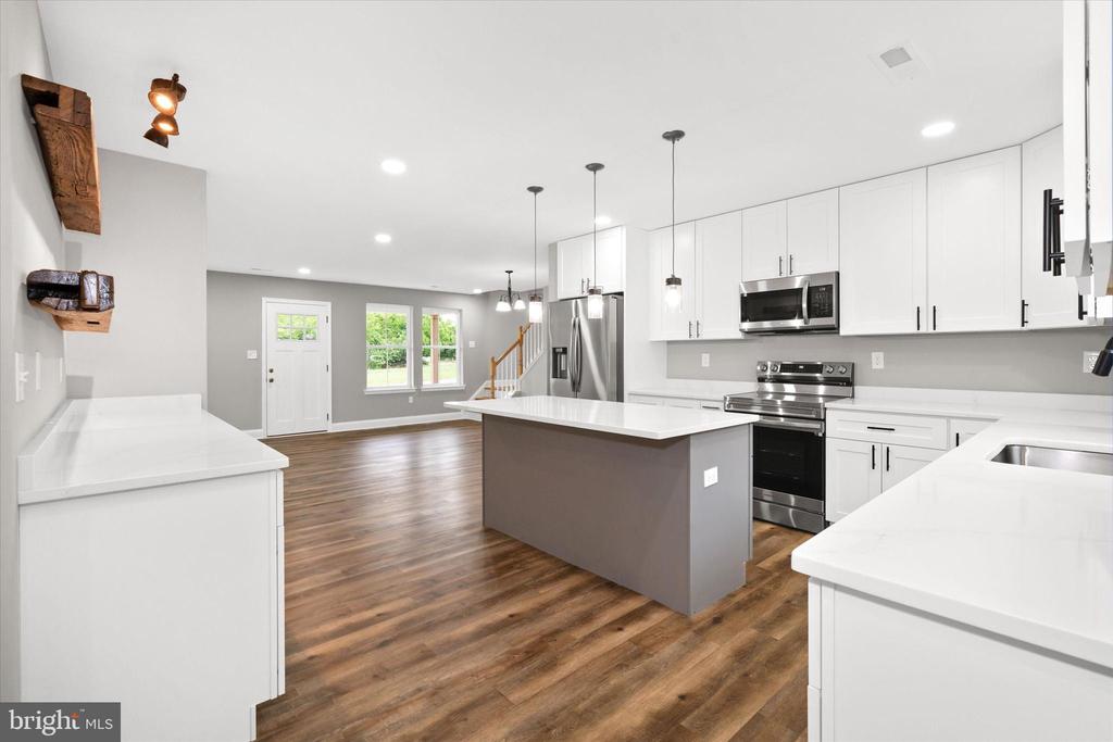 4437 DUPONT PKY