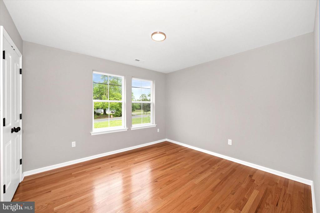 4437 DUPONT PKY