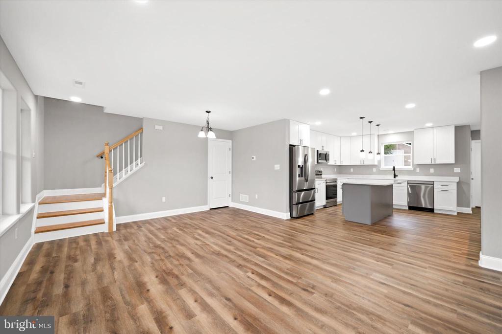 4437 DUPONT PKY