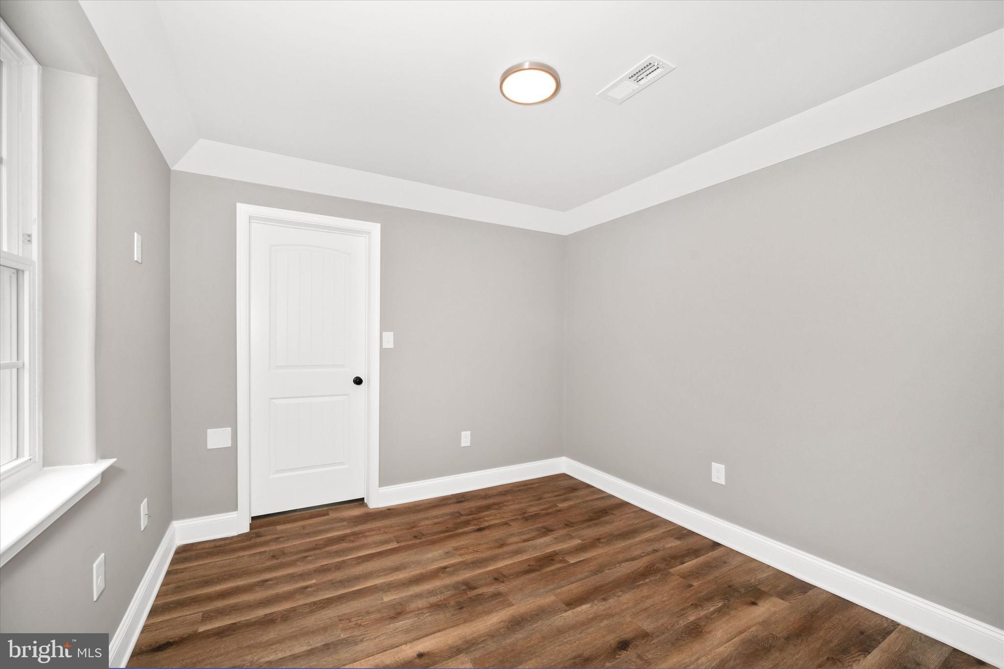 4437 DUPONT PKY