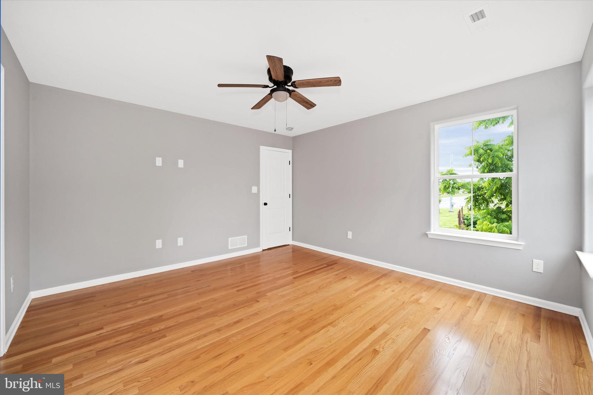 4437 DUPONT PKY