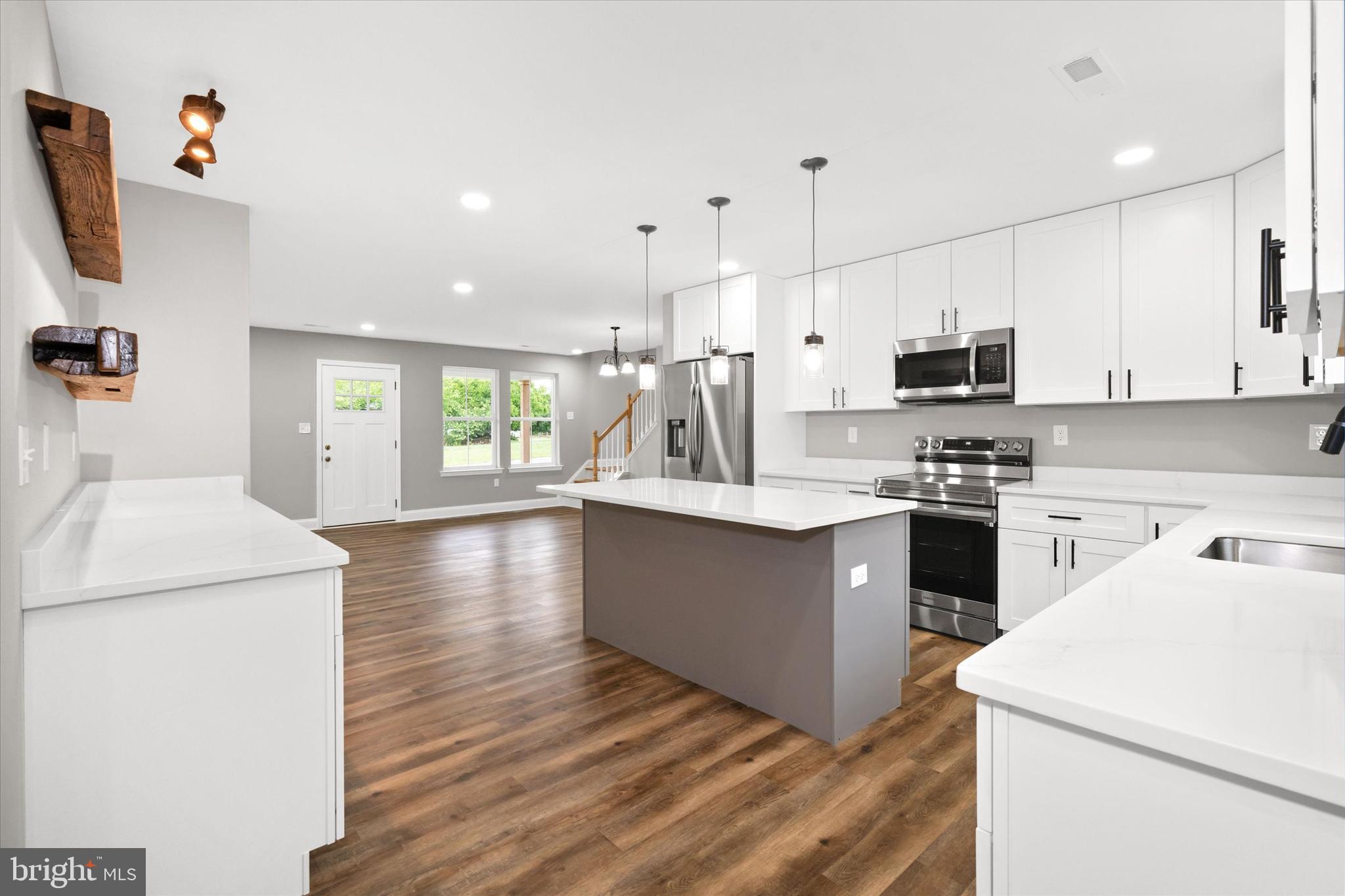 4437 DUPONT PKY