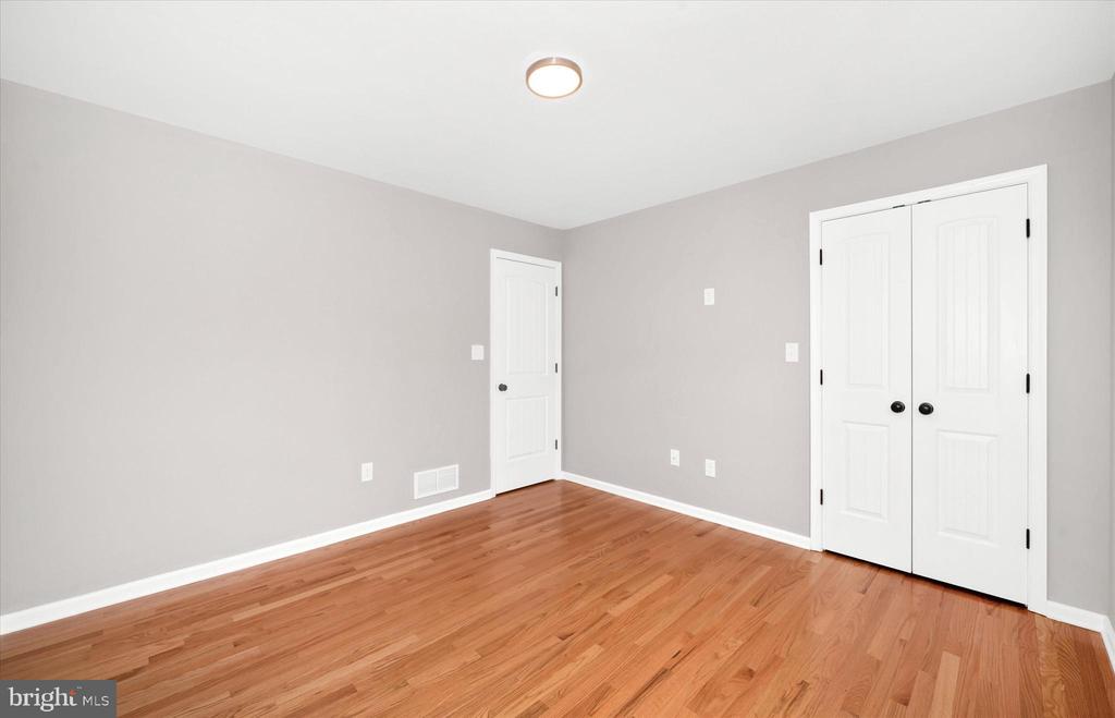 4437 DUPONT PKY