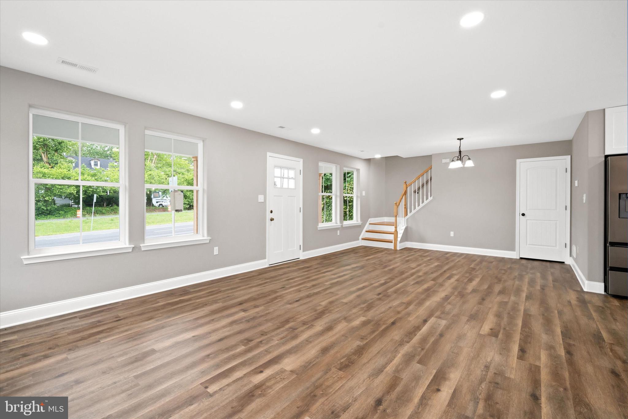 4437 DUPONT PKY