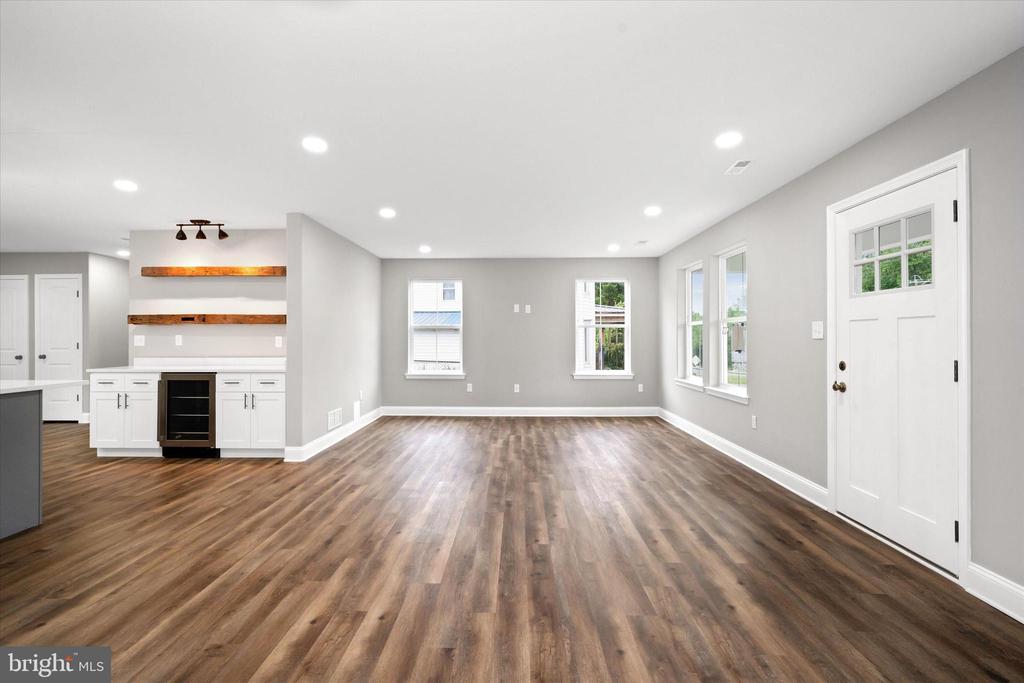 4437 DUPONT PKY