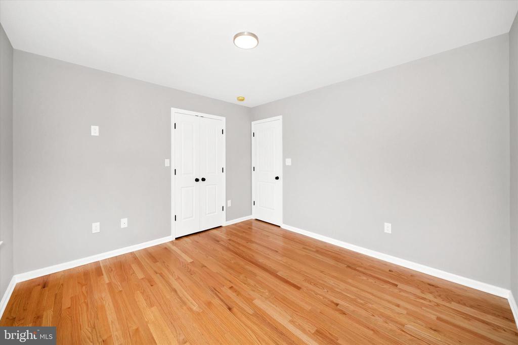 4437 DUPONT PKY