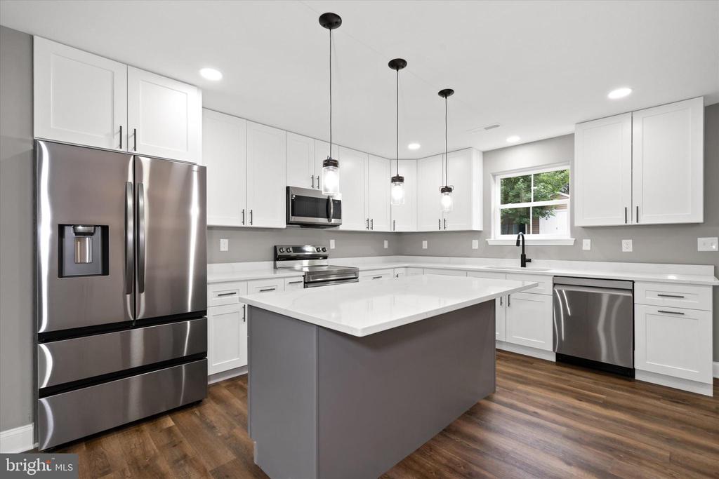4437 DUPONT PKY