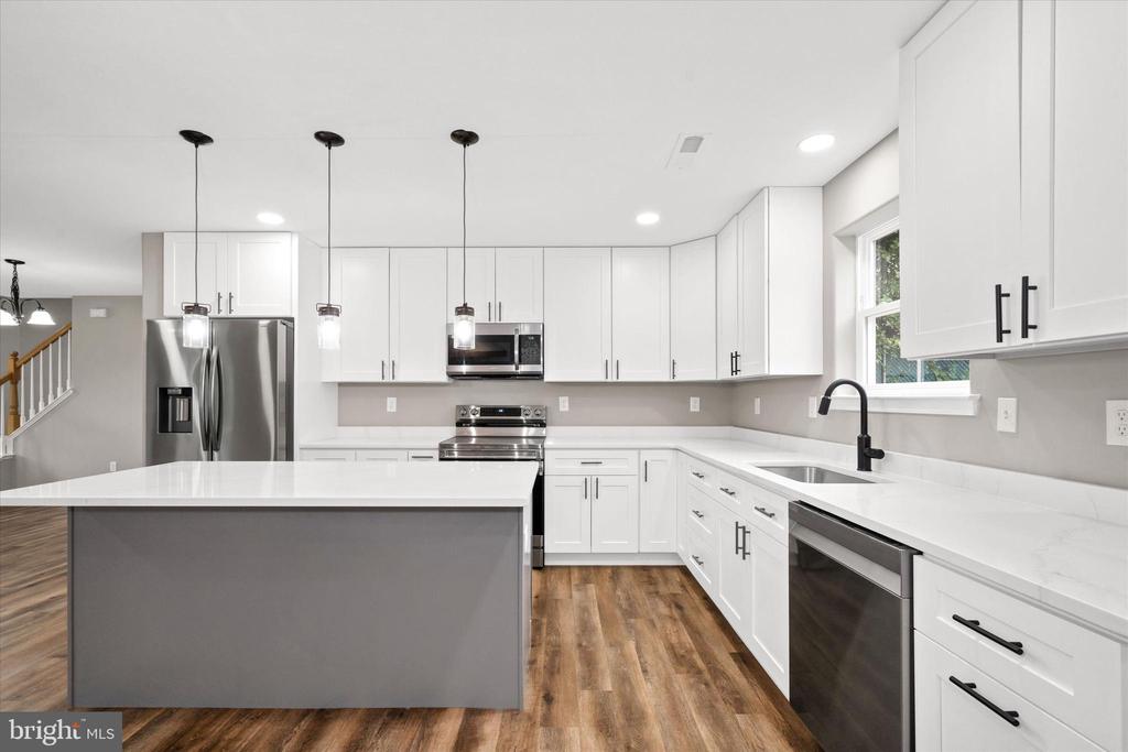 4437 DUPONT PKY