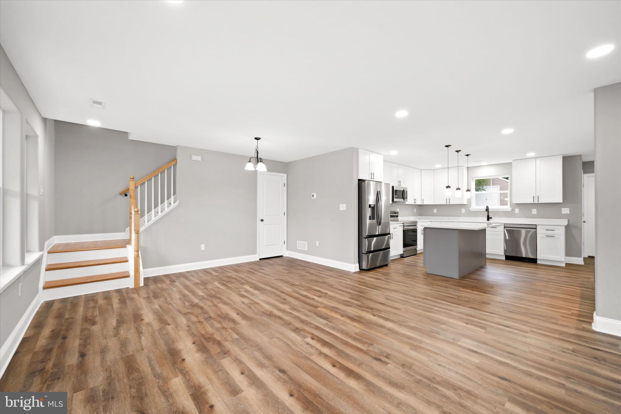 4437 DUPONT PKY
