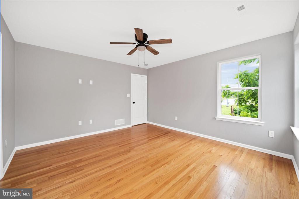 4437 DUPONT PKY