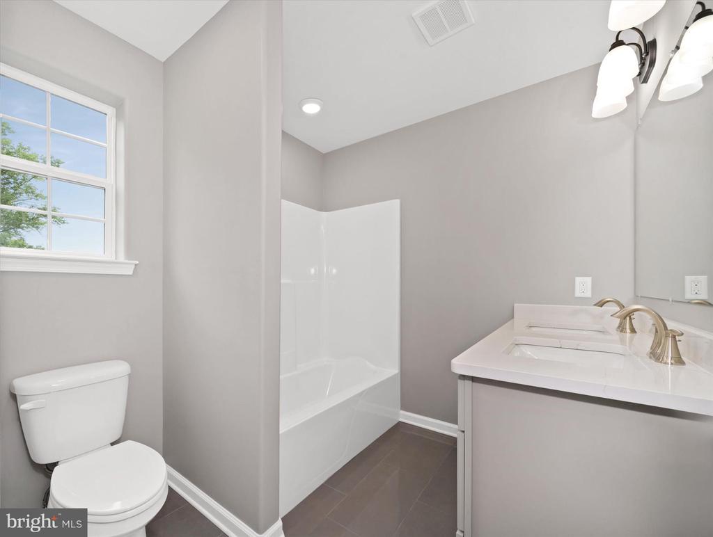 4437 DUPONT PKY