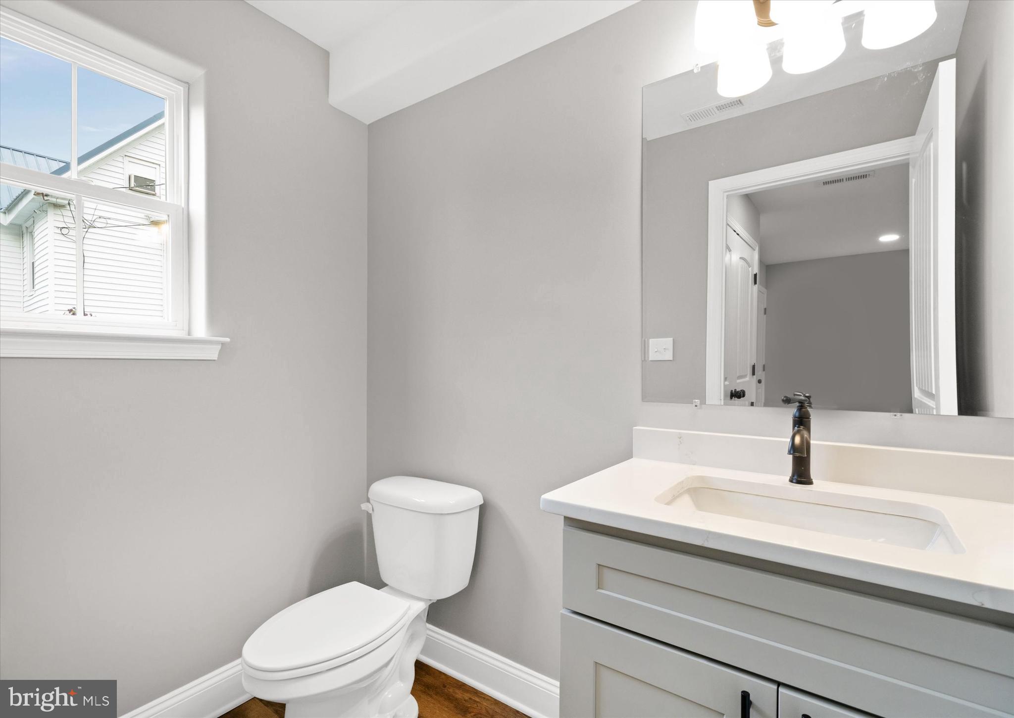 4437 DUPONT PKY