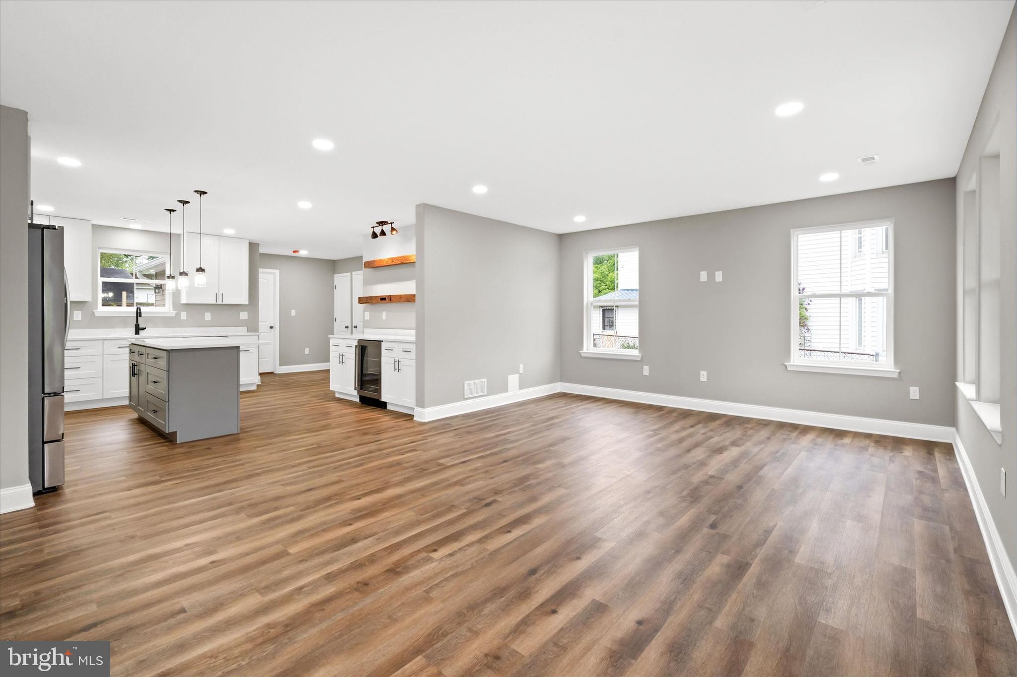 4437 DUPONT PKY