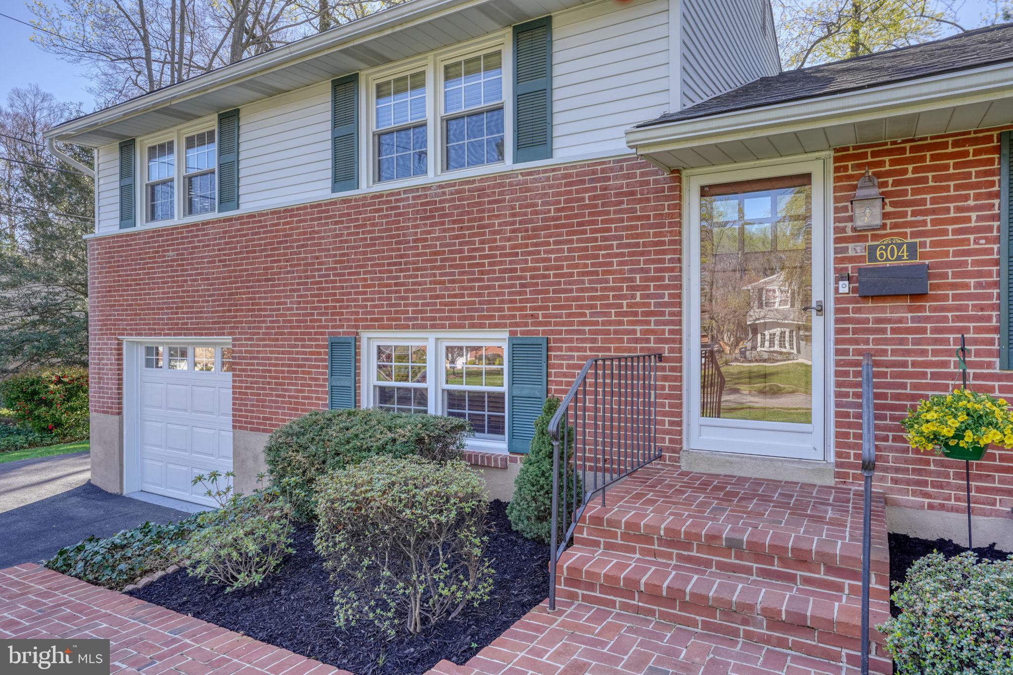 604 IVYDALE ROAD