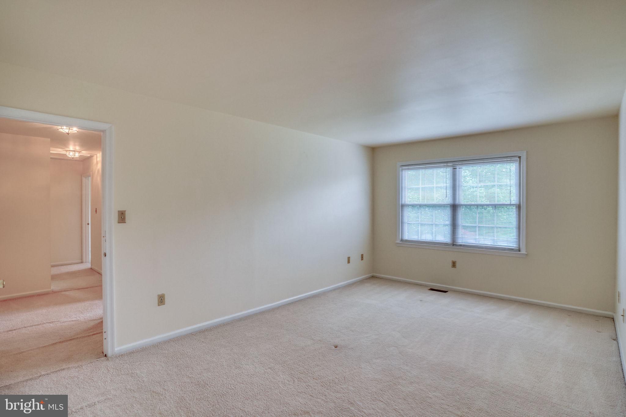 2 LILAC COURT